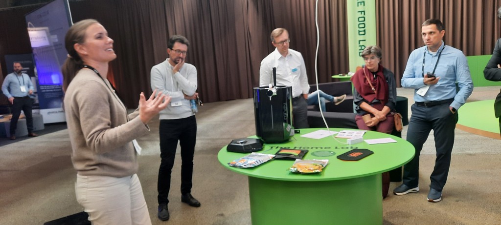 Õlletegemise automaat, mis teeb kesvamärja spetsiaalsest pakist algusest lõpuni valmis.
