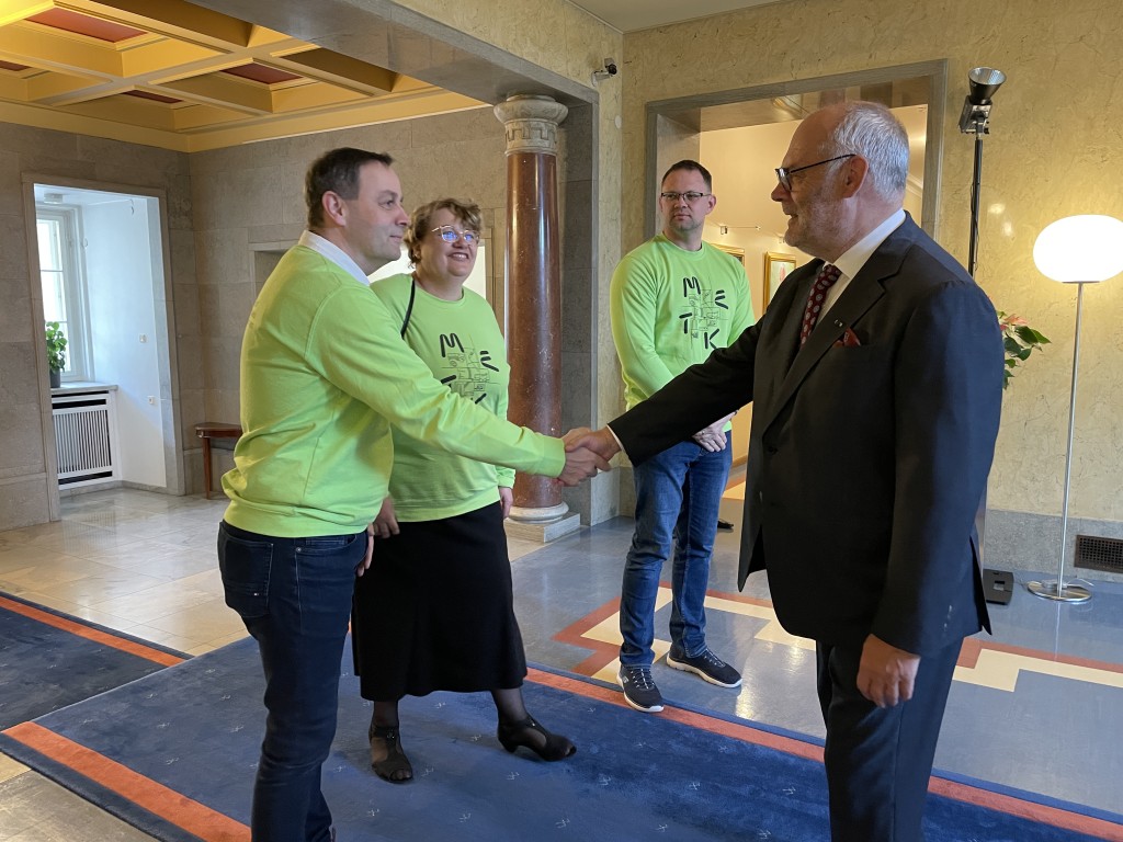 2025-05-09-Illari_Lään_tervitab_KUKEMELK.jpg