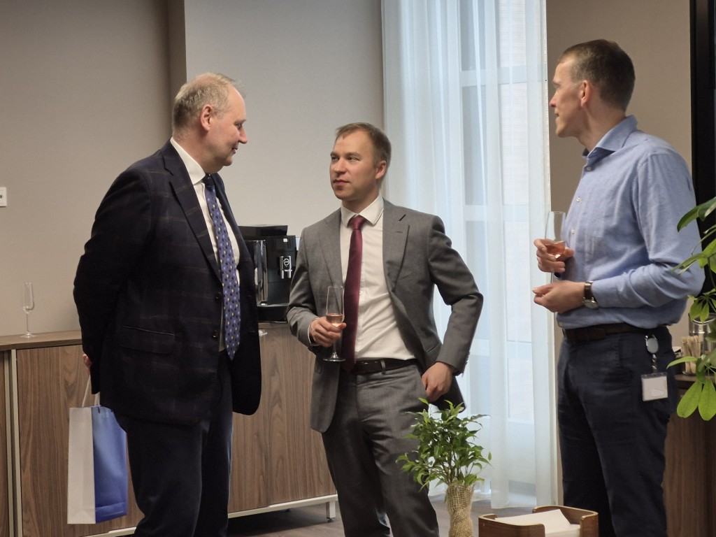 2025-06-02-karantiinkasvuhoone_avamine(3).jpg